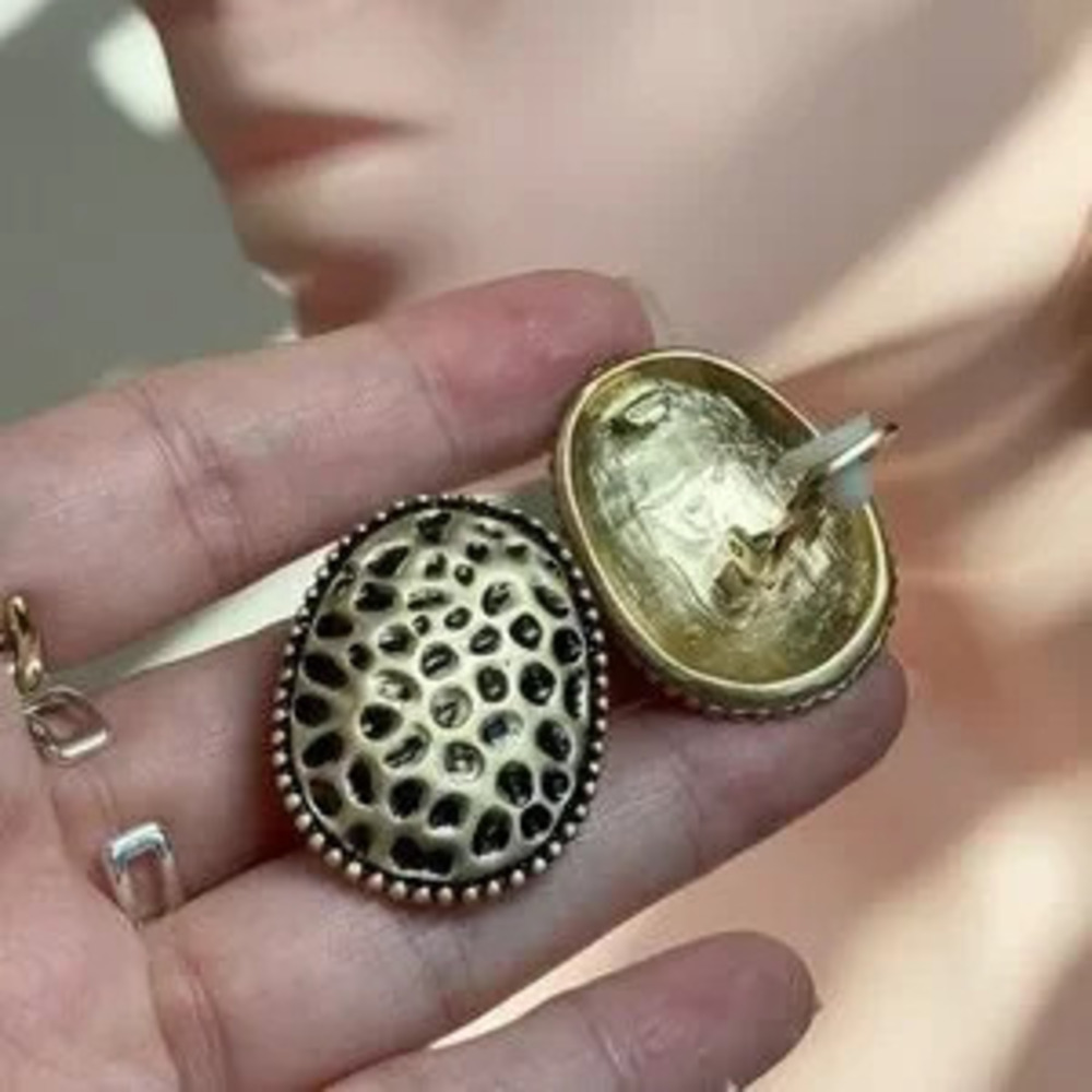 Leopard Pattern Gold Textured Earrings - Picture 3 of 4